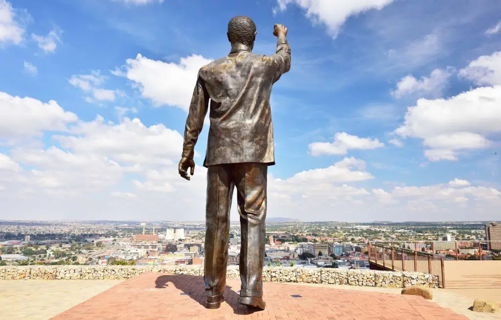 Voyage train Afrique du Sud - Bloemfontein - Naval Hill - Statue de Nelson Mandela