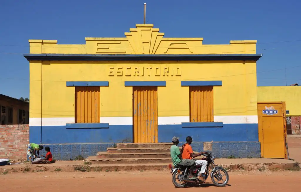 Voyage train Angola - Kuito