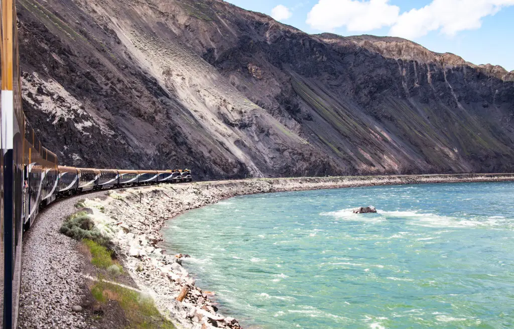 Voyage train Canada - Lac Kamloops - Rivière Thompson