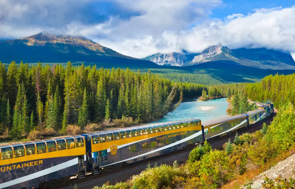 Voyage train Canada - Rocky Mountaineer - Paysage montagne